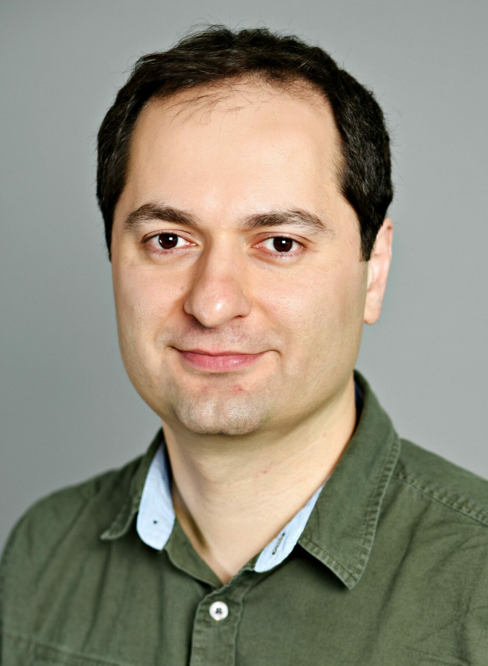 Babak Taati headshot