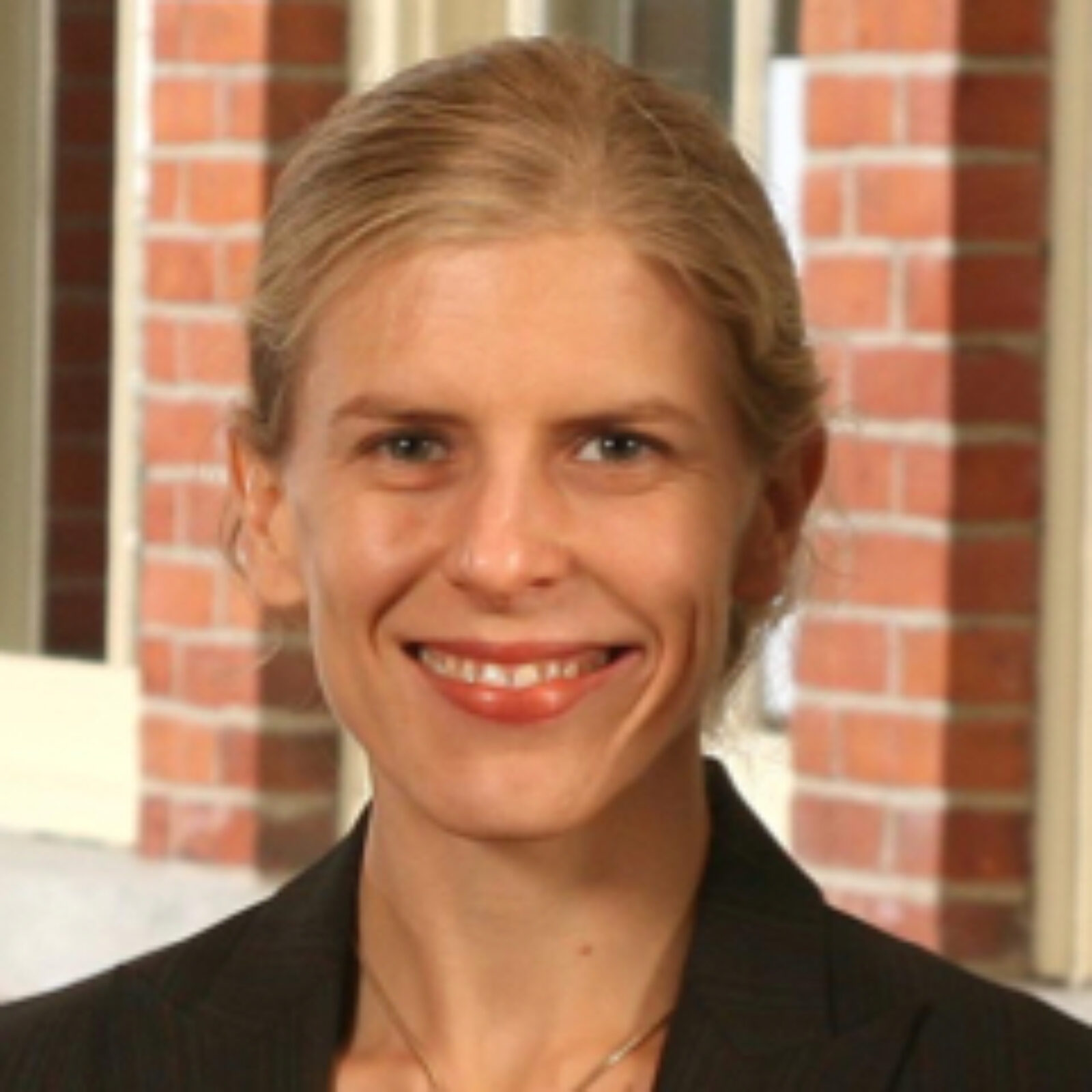 Tracy Jenkin headshot
